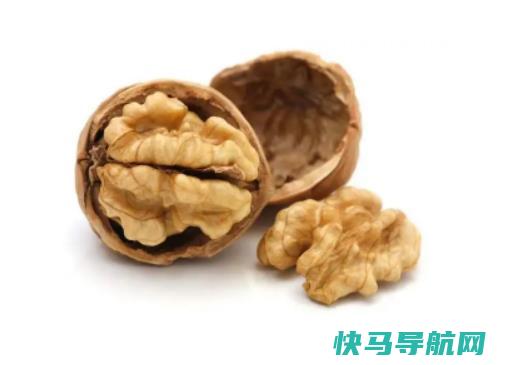 带壳核桃受潮怎么处理？核桃时间长变味吃了有害吗
